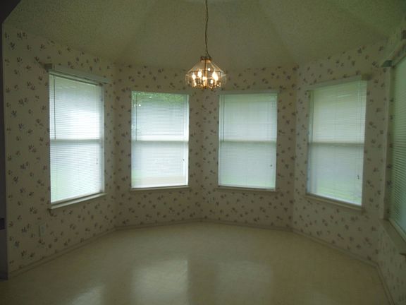 5th image of 1101 Patrick Ct