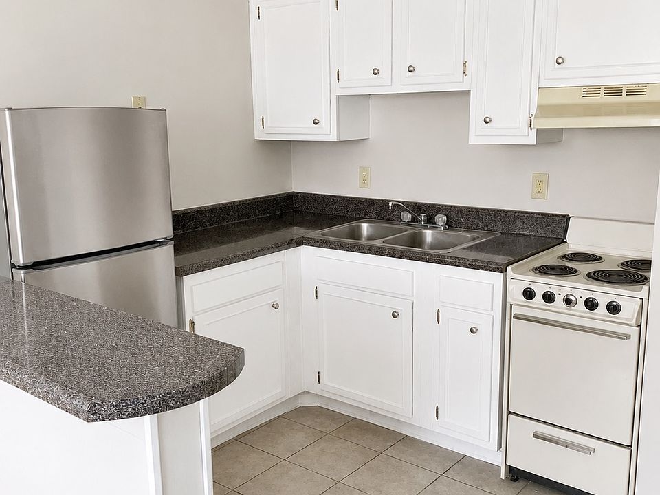 1st image of 953 Azalea Ct APT 6