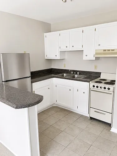 953 Azalea Ct #6 Photo 1