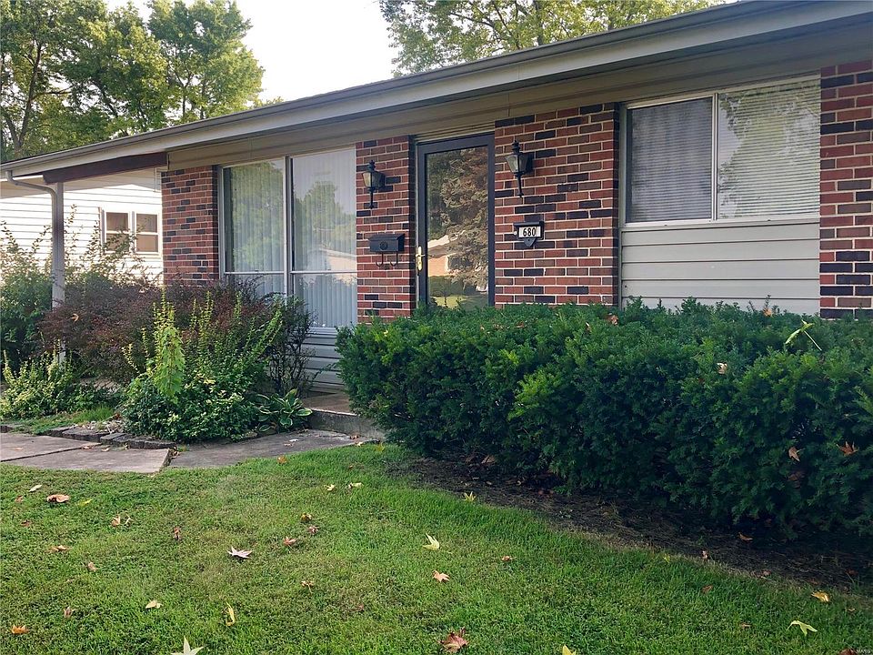 1st image of 680 Pelican Ln