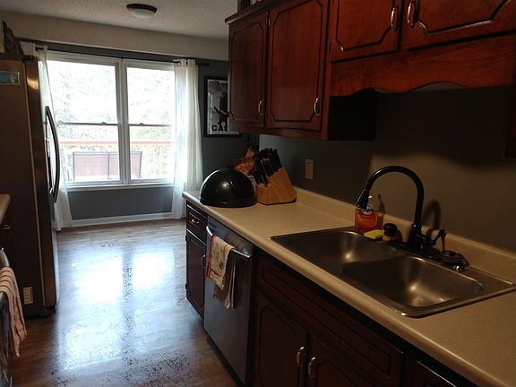 5th image of 155 Whitehall Dr