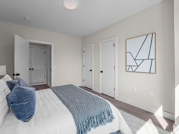 2021 Jones Road image 9 of 12