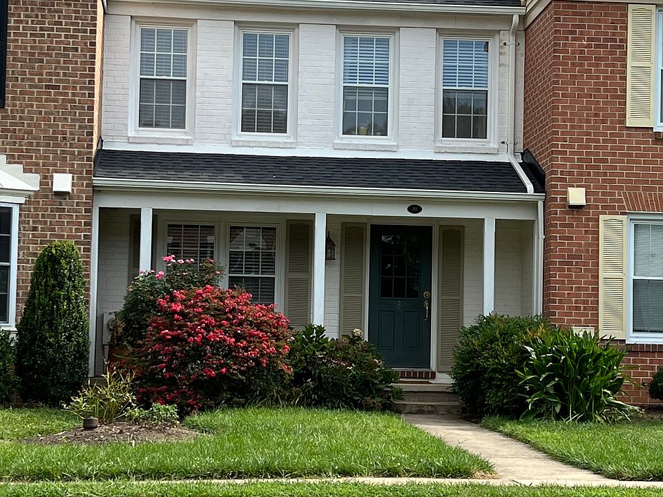 1st image of 10 Donagh Ct