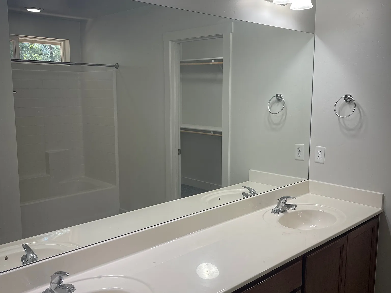 4 bed, 2.5 bath, 1849 sqft, $3,300 — Photo 3