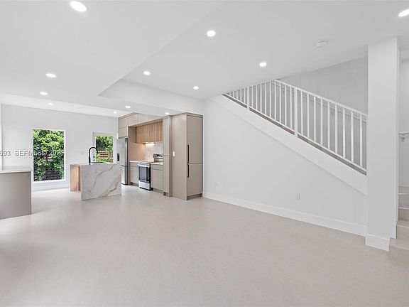 5th image of 6167 SW 64th St