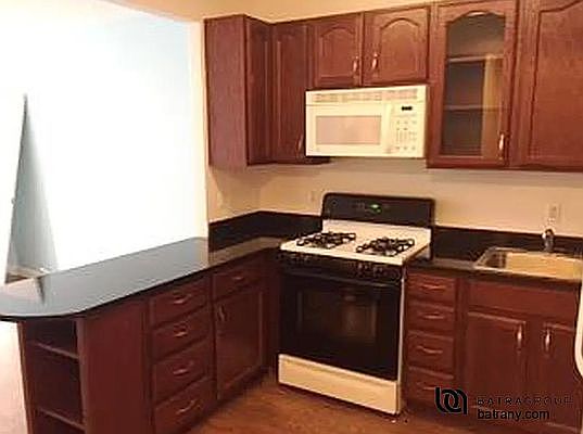 2nd image of 263 Pleasant Ave APT 2D