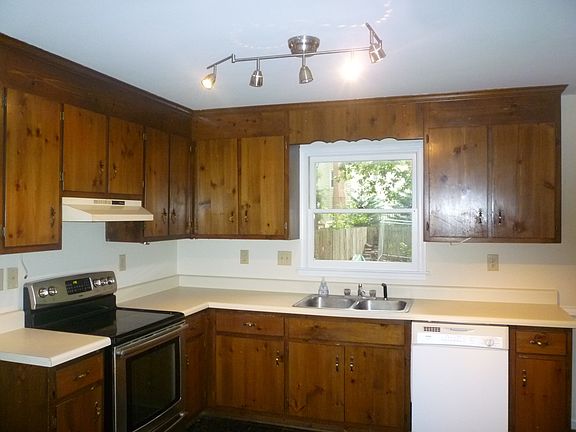 3rd image of 4655 Fort McHenry Pkwy