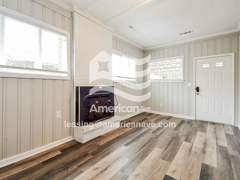 1553773_004_wm_-_living_room_13547634.jpg