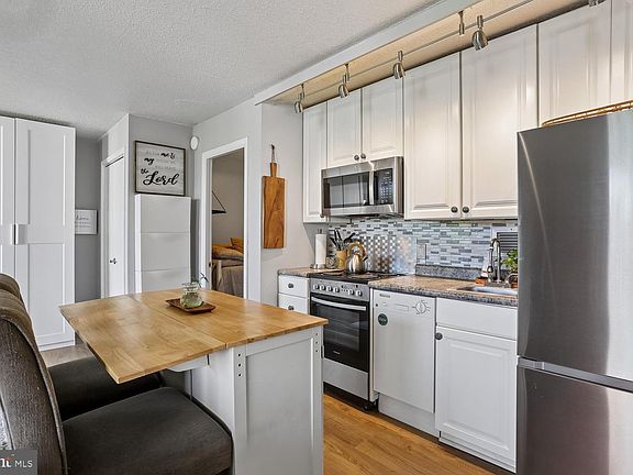 5th image of 7501 Democracy Blvd APT B222