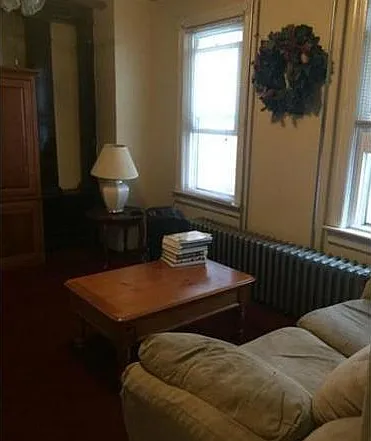 5 bed, 1815 sqft, $550 — Photo 2