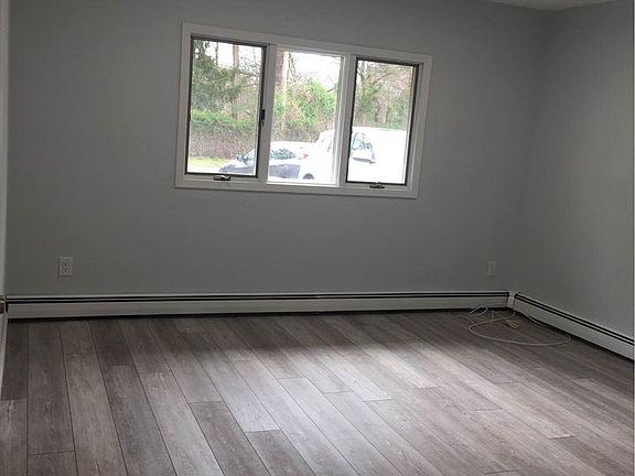 5th image of 33 Somerset Pl Floor 1