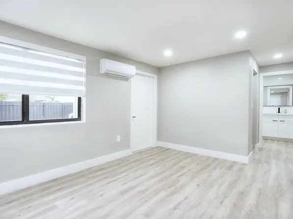 331 W 40th Pl, Hialeah, FL 33012