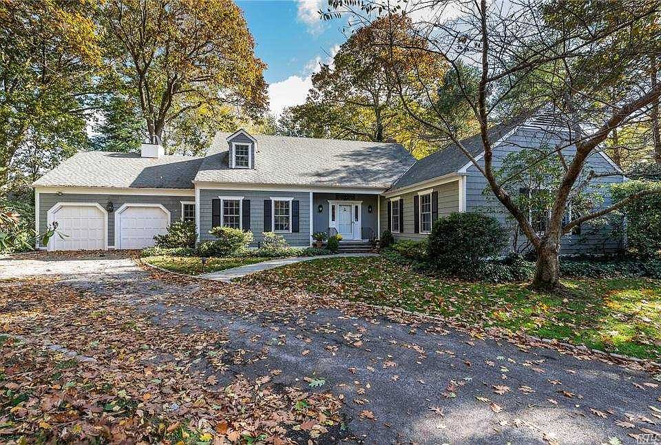 1st image of 31 Matinecock Farms Rd