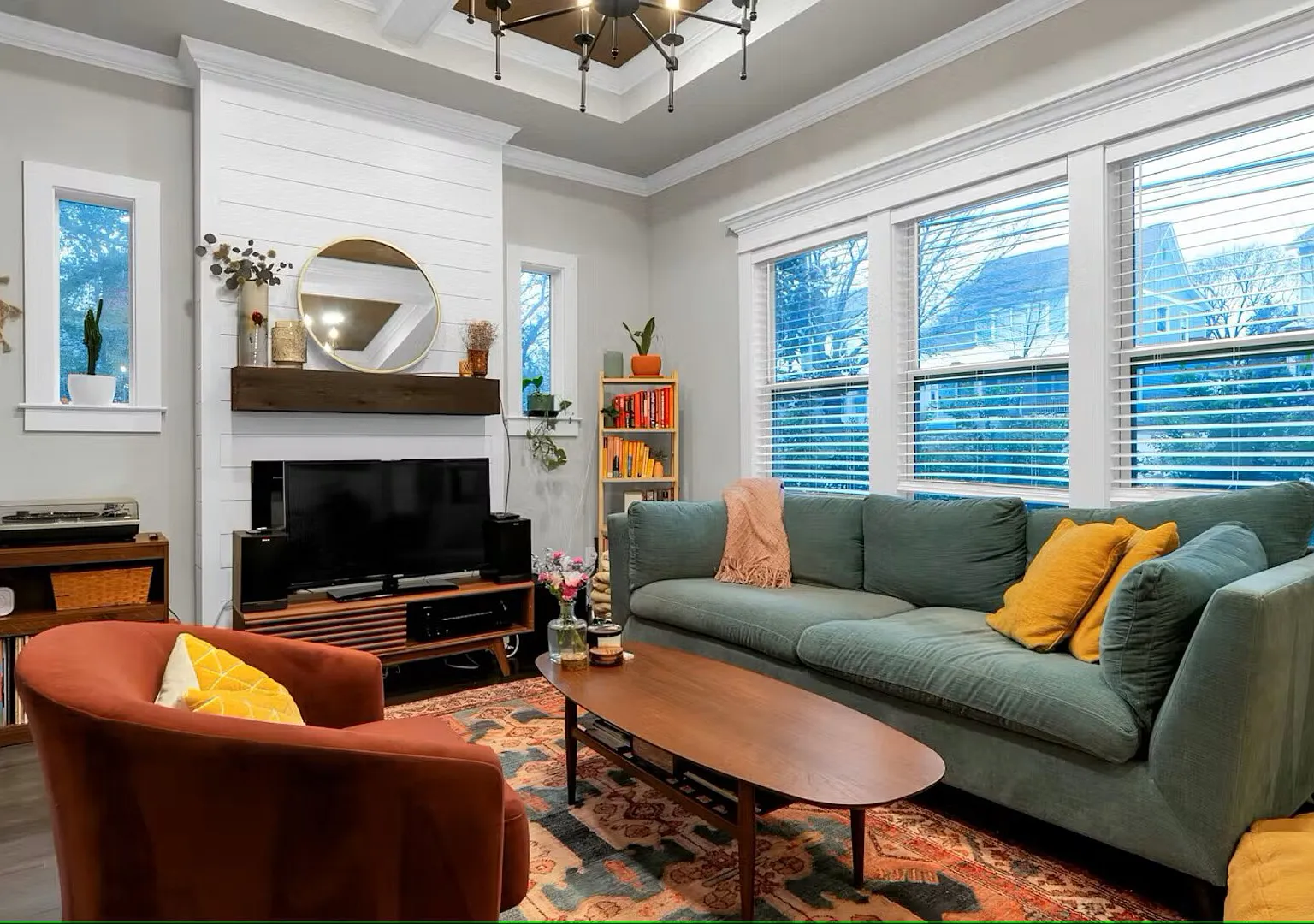 Charming & Cozy Furnished Home Walking Distance to Kirkwood — Photo 2