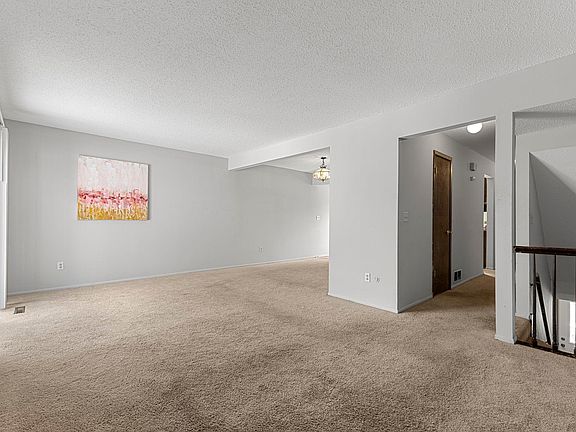 5th image of 2361 Dorland Ln E