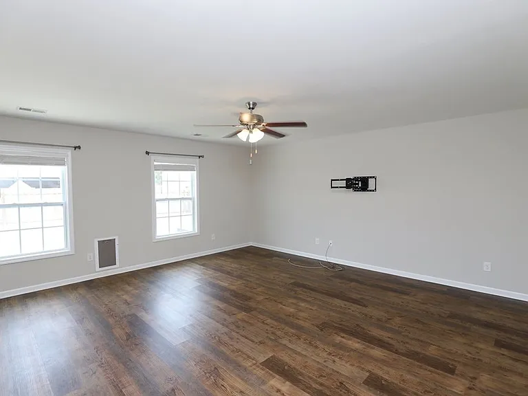 3680 Moseley Dr — Photo 24
