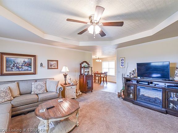5th image of 303 James Dr