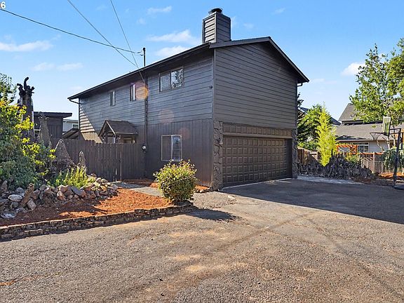 2nd image of 2315 NE 112th Ave
