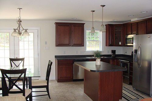 3rd image of 138 Rosehill Dr