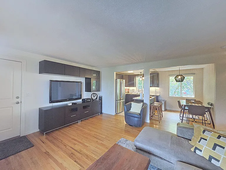 202 E Rockwood Blvd #2 — Photo 5