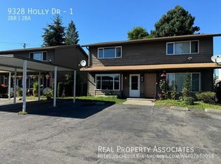9328 Holly Dr #1, Everett, WA 98204