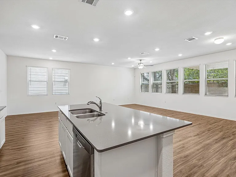 10303 Buster Dr — Photo 11