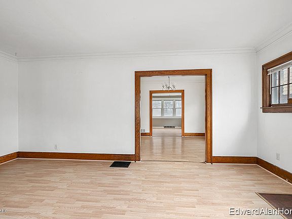 5th image of 1818 Union Ave SE