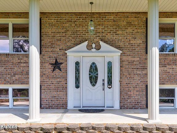 2nd image of 121 Highland Dr