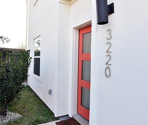 5th image of 3220 Hutchins St