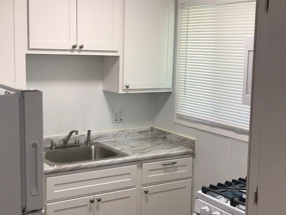 3rd image of 7747 Paddington Dr