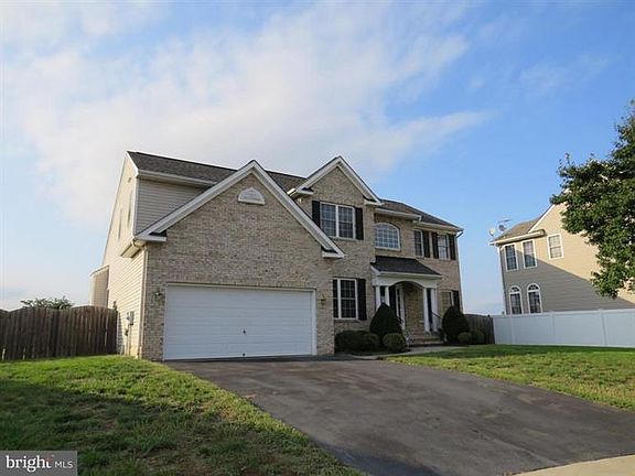 2nd image of 2610 Melissa Ct