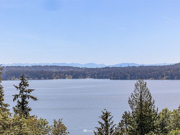 180 degree Water & Mountain view!