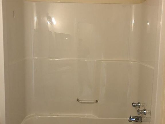 4th image of 118 Pawlychenko Ln #41