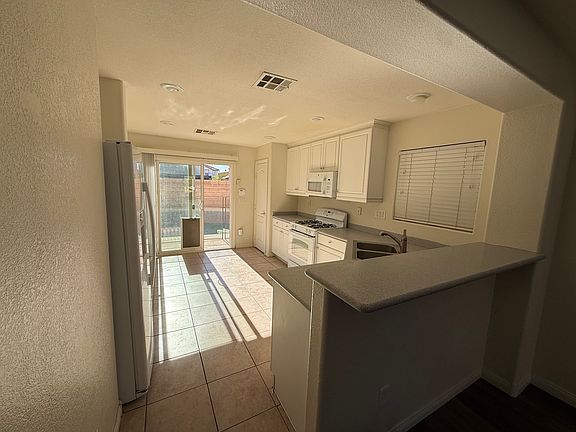3rd image of 11652 Primo St