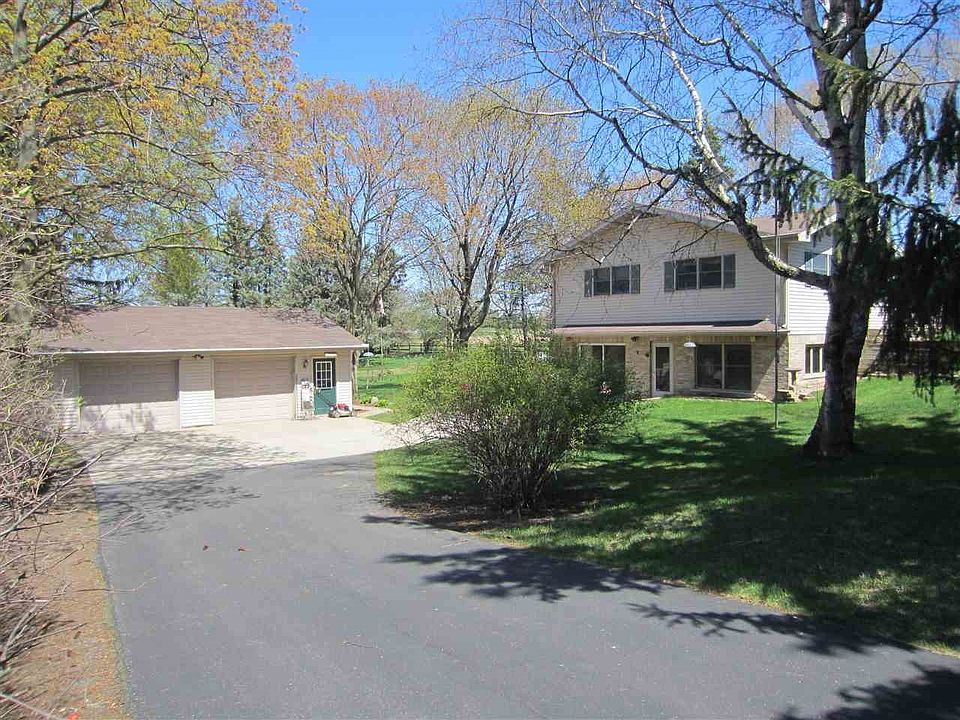1st image of 3902 Schneider Dr