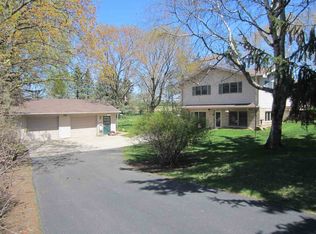 3902 Schneider Dr, Stoughton, WI 53589