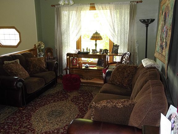Living Room - Street facing