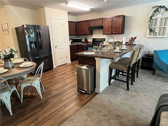4th image of 219 Riesling Dr