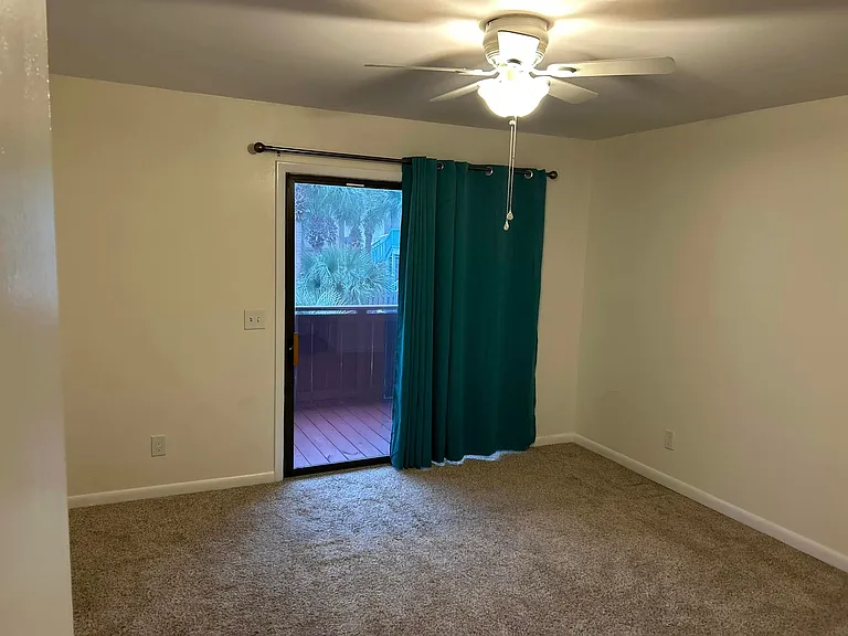 8421 Thomas Dr — Photo 9