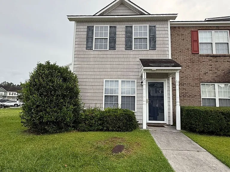 110 Ashwood Dr — Photo 1