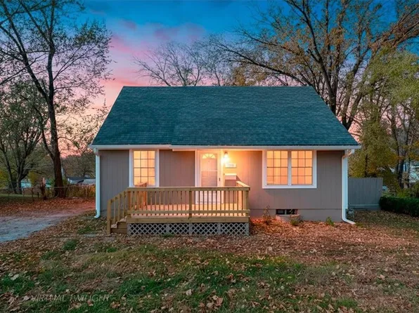 7504 E 49th St, Kansas City, MO 64129