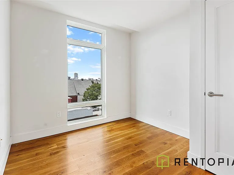 310 Graham Ave #3B — Photo 5