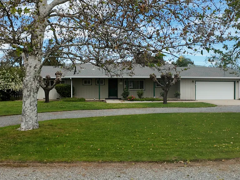 14320 Sycamore Ave — Photo 1