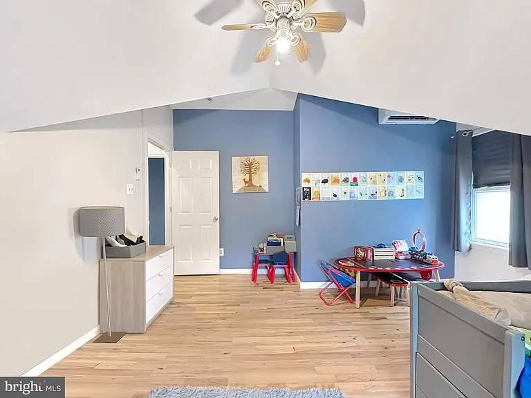 717 Brook St — Photo 23