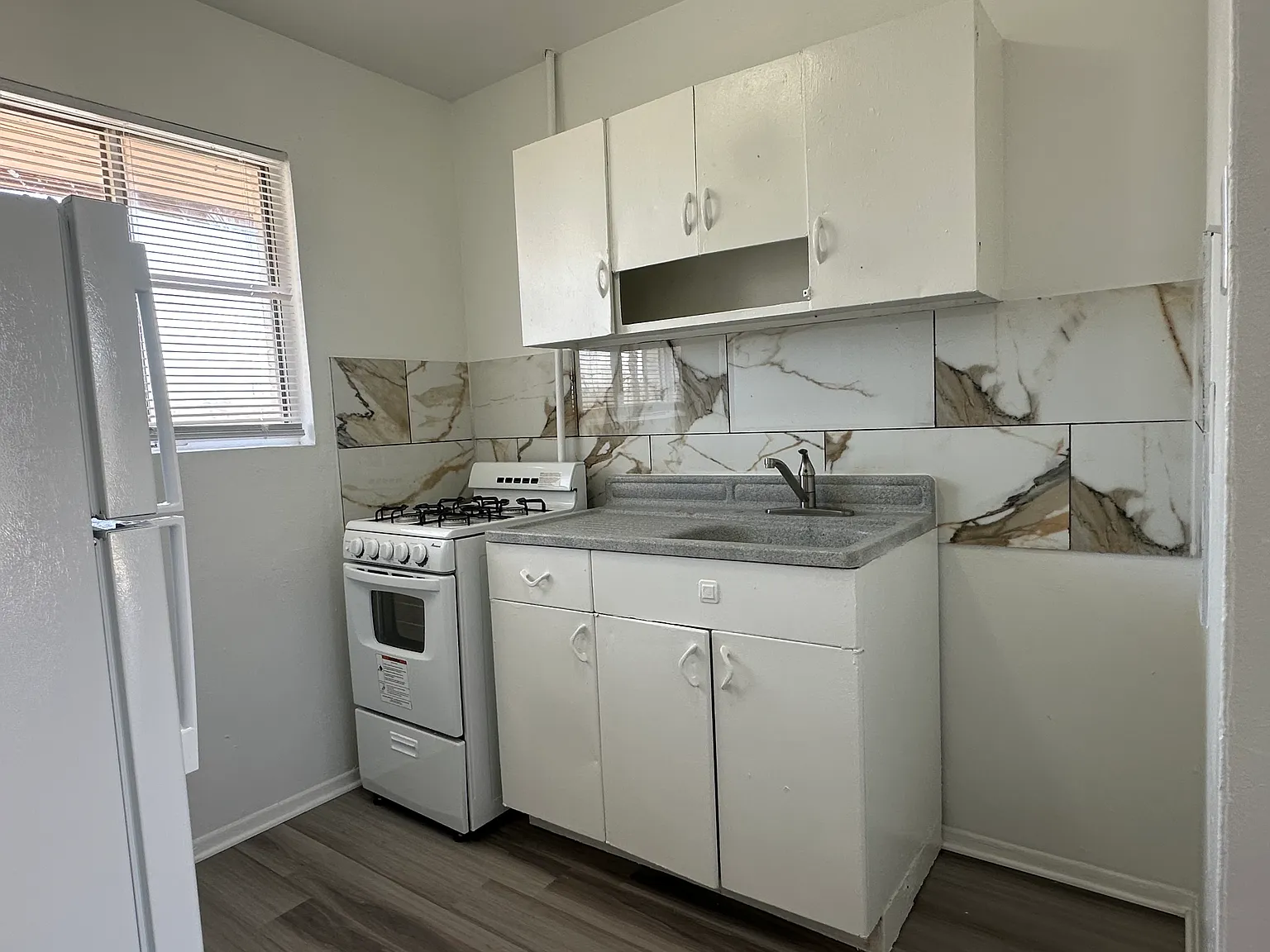 1 bed, 450 sqft, $650 — Photo 2