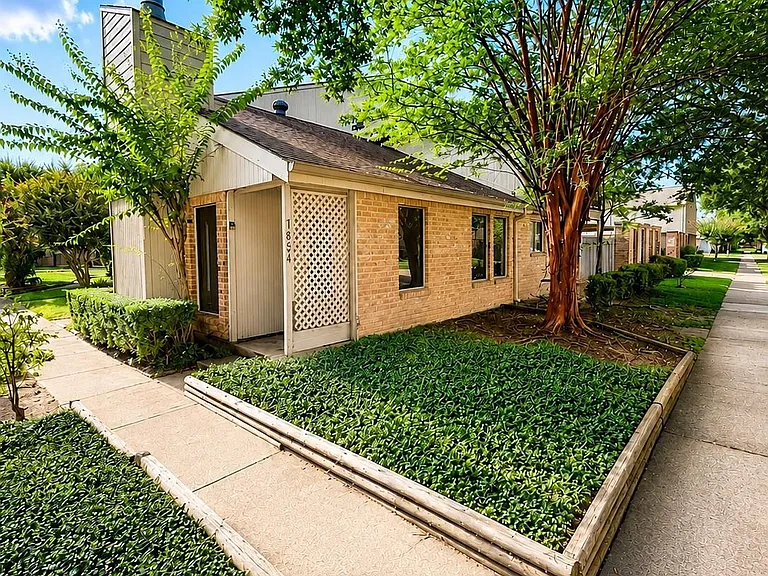7854 Green Lawn Dr #7854 — Photo 1