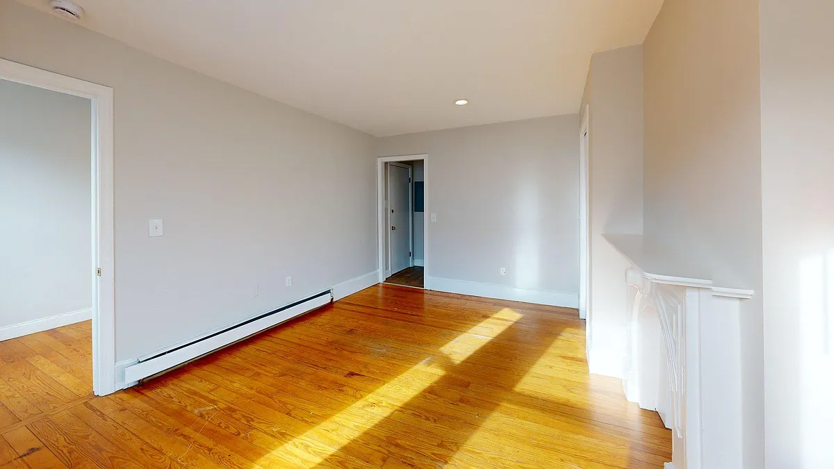Building Photo - 8 Curtis St #2