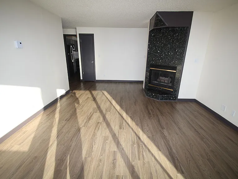 Hamilton Hall Apartments - Queen Anne — Photo 3