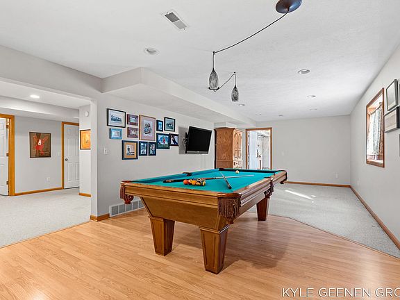 4th image of 10887 Thornberry Way