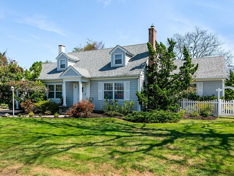 231 Eaton Lane, West Islip, NY 11795 Zillow